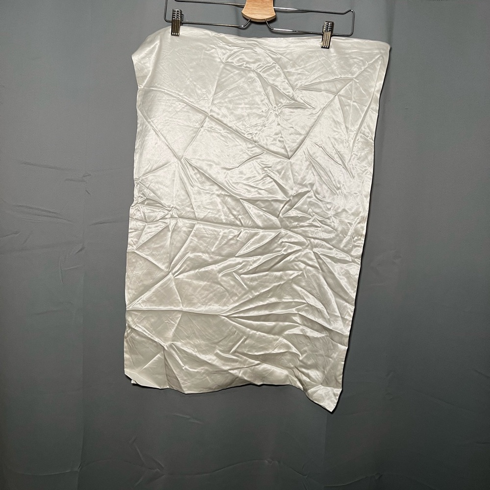 Quince 100% Mulberry Silk Pillowcase NWOT